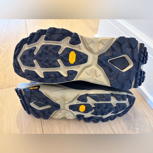 HOKA Women’s Kaha 2 Frost GTX, Hiking Boot, SZ 9.5, Waterproof GORE-TEX membrane - Picture 6 of 7